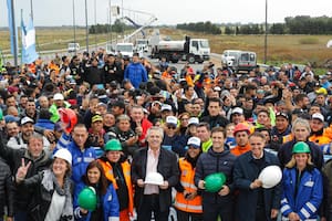 Alberto Fernández celebró el trabajador 400 mil en la construcción en la obra de la Autopista Perón