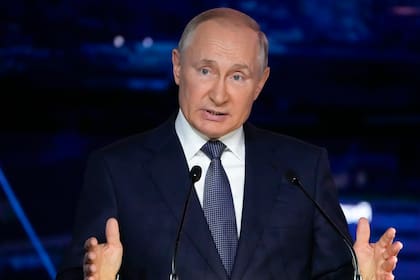 El presidente Vladimir Putin votó de manera electrónica, puesto que se encuentra aislado por haber estado en contacto con una persona contagiada de Covid-19