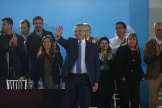 Alberto Fernández cargó contra los que “siguen especulando con una devaluación”