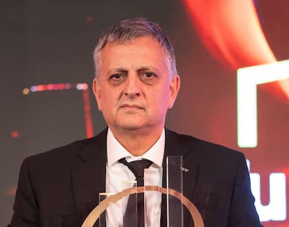 El presidente y CEO de YPF, Horacio Marín, sorprendió al anunciar que la compañía propondrá formalmente la venta del histórico yacimiento Manantiales Behr, ubicado en la Cuenca del Golfo San Jorge.