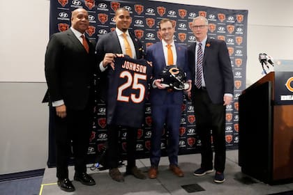 El presidente y director ejecutivo de los Bears de Chicago, Kevin Warren, enfatizó que la búsqueda en Indiana "no es una táctica de presión", sino una necesidad institucional