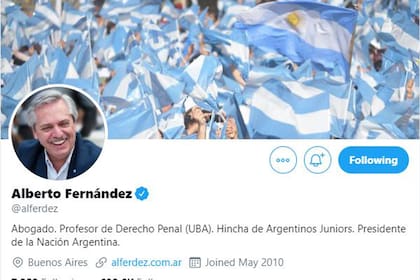 El presidente ya cambió su biografía en Twitter