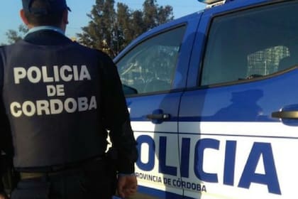 El presunto delincuente habría sacado un arma y el efectivo lo repelió con un disparo, según la versión oficial