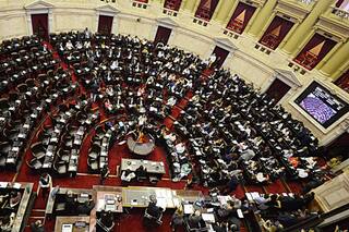 Suben gasto para pagar jubilaciones y comenzar a organizar las elecciones 2019