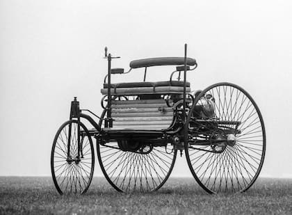 El primer automóvil de la historia, patentado por Karl Benz