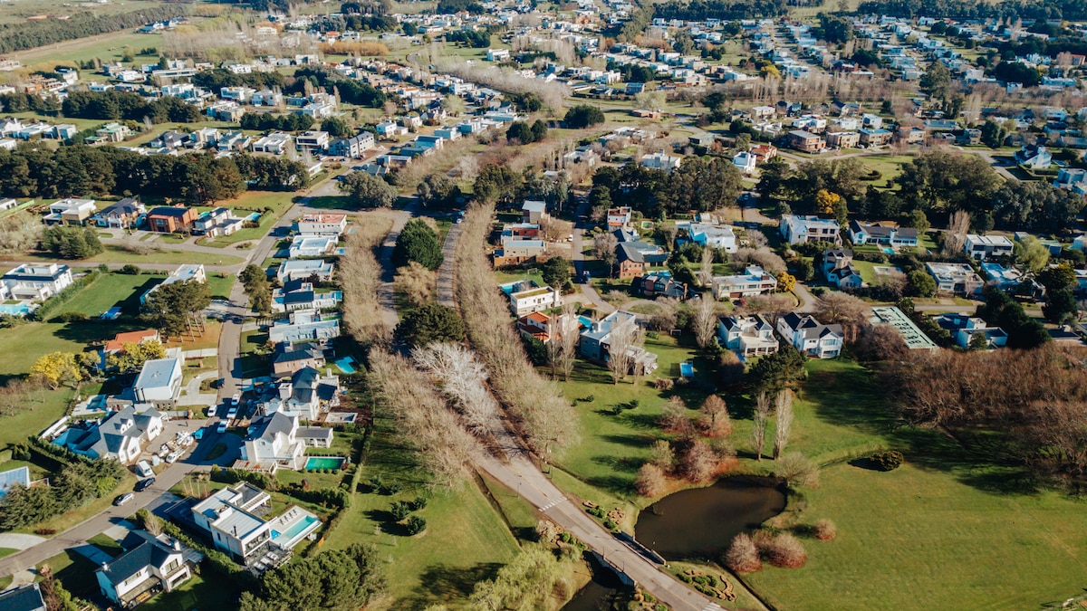 Barrio Cerrado Preferido por Dibu Martínez Ofrece Nuevas Oportunidades de Inversión Inmobiliaria