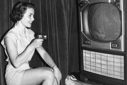 El primer control remoto operaba con una luz, pero no eran tan funcional como se esperaba