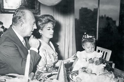 El primer cumpleaños de Guadalupe junto a su padre y su madre Guadalupe Zapata Timberlake