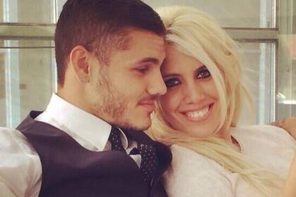 El primer festejo. Mauro y Wanda, en la celebración íntima después del paso de la pareja por el civil.