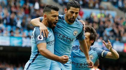 El primer festejo oficial del Kun en la temporada