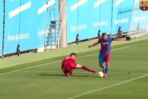 El primer tanto del Kun Agüero con la camiseta de Barcelona