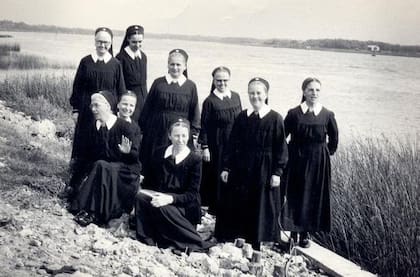 El primer grupo de Hermanas de Schoenstatt que llegaron al sanatorio. La foto fue tomada durante un paseo q hicieron a orillas del Rio de La Plata por la zona de san Isidro, en el año 1977