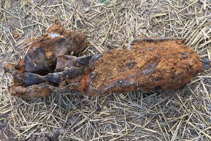 El primer hallazgo importante de la excavación: una parte de la cámara de combustión del cohete V2