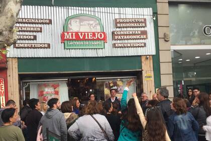 El primer local del productor en 25 de Mayo 86, San Vicente