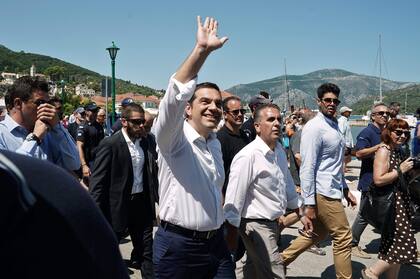 El primer ministro Alexis Tsipras confirmó que el país salió oficialmente del último de los estrictos planes de rescate que regulan su economía desde 2010