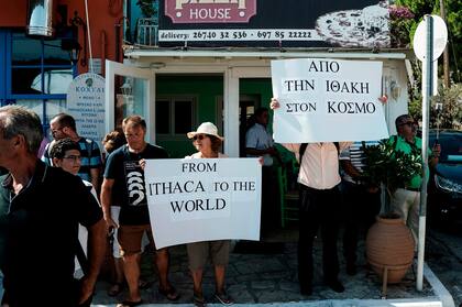 El primer ministro Alexis Tsipras confirmó que el país salió oficialmente del último de los estrictos planes de rescate que regulan su economía desde 2010