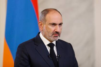 El primer ministro armenio, Nikol Pashinyan, pronuncia un discurso televisado a la nación en Ereván el 3 de octubre de 2020