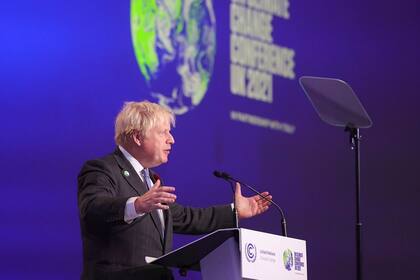  El primer ministro británico, Boris Johnson, da la bienvenida a los líderes mundiales a la COP26 y les urge a que la cita marque "el principio del fin del cambio climático"