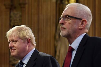 El primer ministro británico Boris Johnson y el líder de la oposición, el laborista Jeremy Corbyn