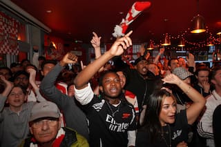 El primer ministro británico Keir Starmer felicita al Arsenal por su título de la Premier League