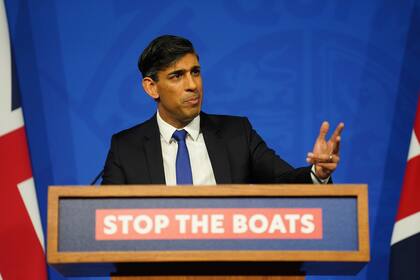 El primer ministro británico, Rishi Sunak, durante una conferencia de prensa en Londres, el jueves 7 de diciembre de 2023. (James Manning/Pool vía AP)