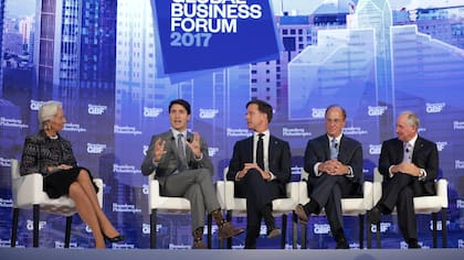 El primer ministro canadiense, Justin Trudeau, asistió junto a la directora ejecutiva del FMI, Christine Lagarde; el primer ministro de los Países Bajos, Mark Rutte; el CEO de BlackRock, Laurence Fink; y el CEO de Blackstone, Stephen Schwarzman, a un panel en el Bloomberg Global