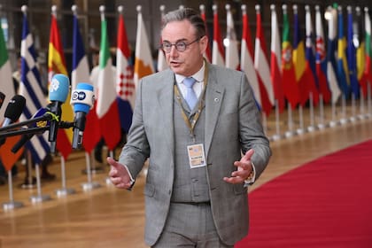 El primer ministro de Bélgica, Bart De Wever, a su llegada para una cumbre de la UE en Bruselas (Archivo)