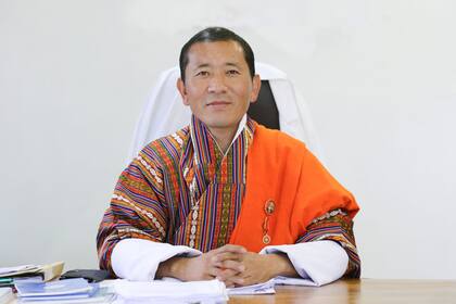 El primer ministro de Bután, el Dr Lotay Tshering