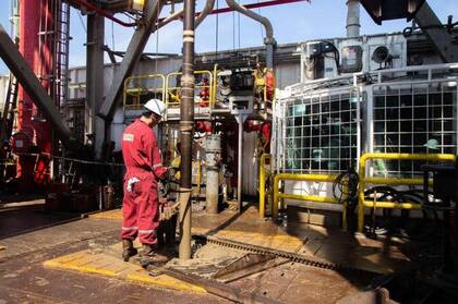 El primer ministro de Camboya anunció que el reino extrajo crudo por primera vez