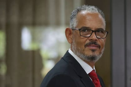 El primer ministro de Haití, Alix Didier Fils-Aimé, asiste a la toma de posesión del nuevo gobierno, en Puerto Príncipe, Haití, el 16 de noviembre de 2024