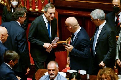 El primer ministro de Italia, Mario Draghi, llega para dirigirse a los senadores sobre la crisis del gobierno tras su renuncia la semana pasada