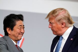El primer ministro de Japón, Shinzo Abe, y el presidente estadounidense, Donald Trump