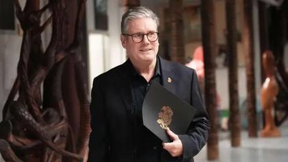 El primer ministro de Reino Unido, Sir Keir Starmer, instó a todas las partes a "mostrar moderación" y pidió a Irán que no respondiera