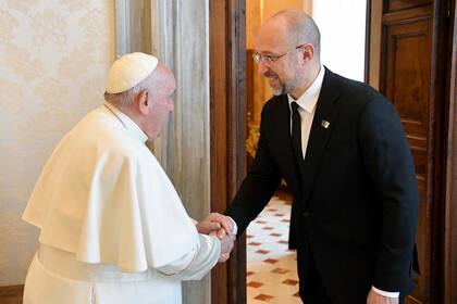 El primer ministro de Ucrania, Denys Shmyhal, se reunió con el papa Francisco en el Vaticano, el jueves 27 de abril de 2023