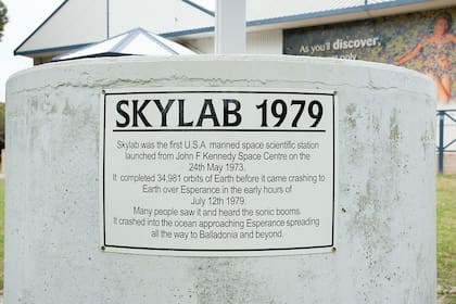 El primer ministro del estado, Roger Cook, sugirió a los medios locales que el objeto podría ser almacenado en el museo estatal junto con los desechos de la estación Skylab de la NASA, que fue descubierta en 1979. 