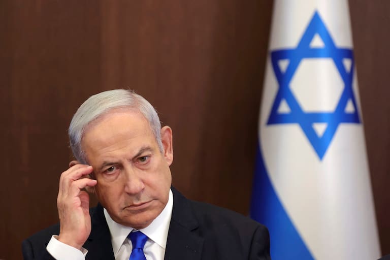 Israel: trasladan a Benjamin Netanyahu a un hospital para colocarle un marcapasos