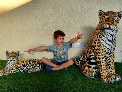 “El primer momento fue bastante liberador, pero luego nos explicaron que había que hacer una colostomía de emergencia y que más adelante iba a tener que ser operados dos veces más y fue tremendo. Me llené de miedos y de dudas y por un tiempo me sentí aturdida”, recuerda Luciana.