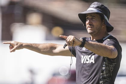 "El primer partido es el viaje. El segundo, el huso horario", advirtió Santiago Gómez Cora, el entrenador de la selección argentina de rugby reducido, antes del viaje a Asia y Oceanía.