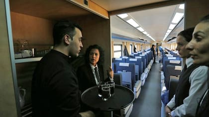 El primer recorrido del tren a Mar del Plata tras su reanudación