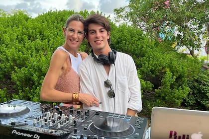 El primer trabajo de Sylvestre fue a beneficio de la fundación Pequeños Pasos, ayudando a sumar a las nuevas generaciones.