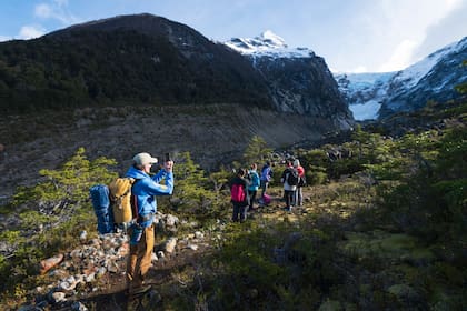 El primer tramo del camino en el ascenso al Glaciar Torrecillas es plano
