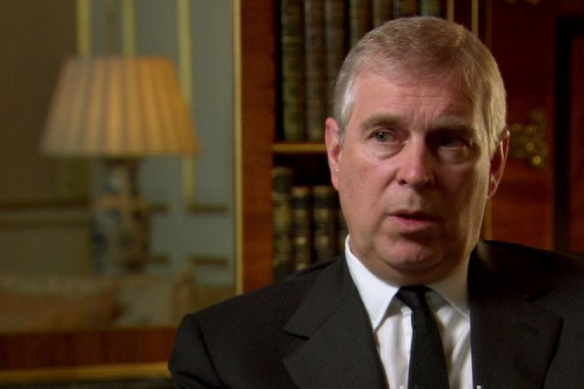 El príncipe Andrés descendió un punto en el nivel de rechazo pero sigue siendo el royal menos popular de toda la familia