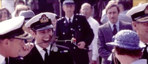 El expríncipe Andrés, de “hijo predilecto” de la reina y “héroe” de Malvinas a hundir a la familia real