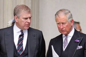 El príncipe Andrés y el rey Carlos