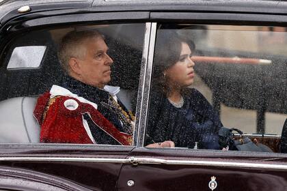 El príncipe Andrés y la princesa Beatriz