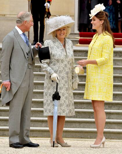 El príncipe Carlos y Camilla se encuentran con Kate