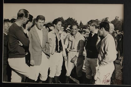 El Príncipe con Horacio Heguy, Juancarlitos Harriott,  Gonzalo Tanoira, Nicolás Ruiz Guiñazú, Alfredo Harriott y Daniel González, en Hurlingham en 1966