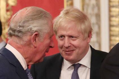 El príncipe de Gales y el primer ministro Boris Johnson
