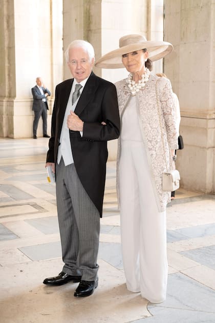 El príncipe Felipe de Liechtenstein y su mujer, la princesa Isabel, otra de las parejas reales presentes en la boda. 