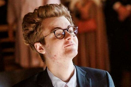 El príncipe Frederik (22), hijo menor de Robert de Luxemburgo y la princesa Julie de Nassau, falleció el viernes a raíz de una rara enfermedad conocida como PolG